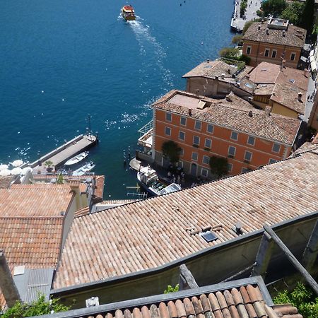 Hotel Castell - Montagnoli Group Лимоне-суль-Гарда Экстерьер фото