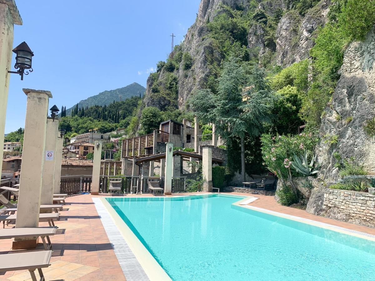 Hotel Castell - Montagnoli Group Лимоне-суль-Гарда Экстерьер фото