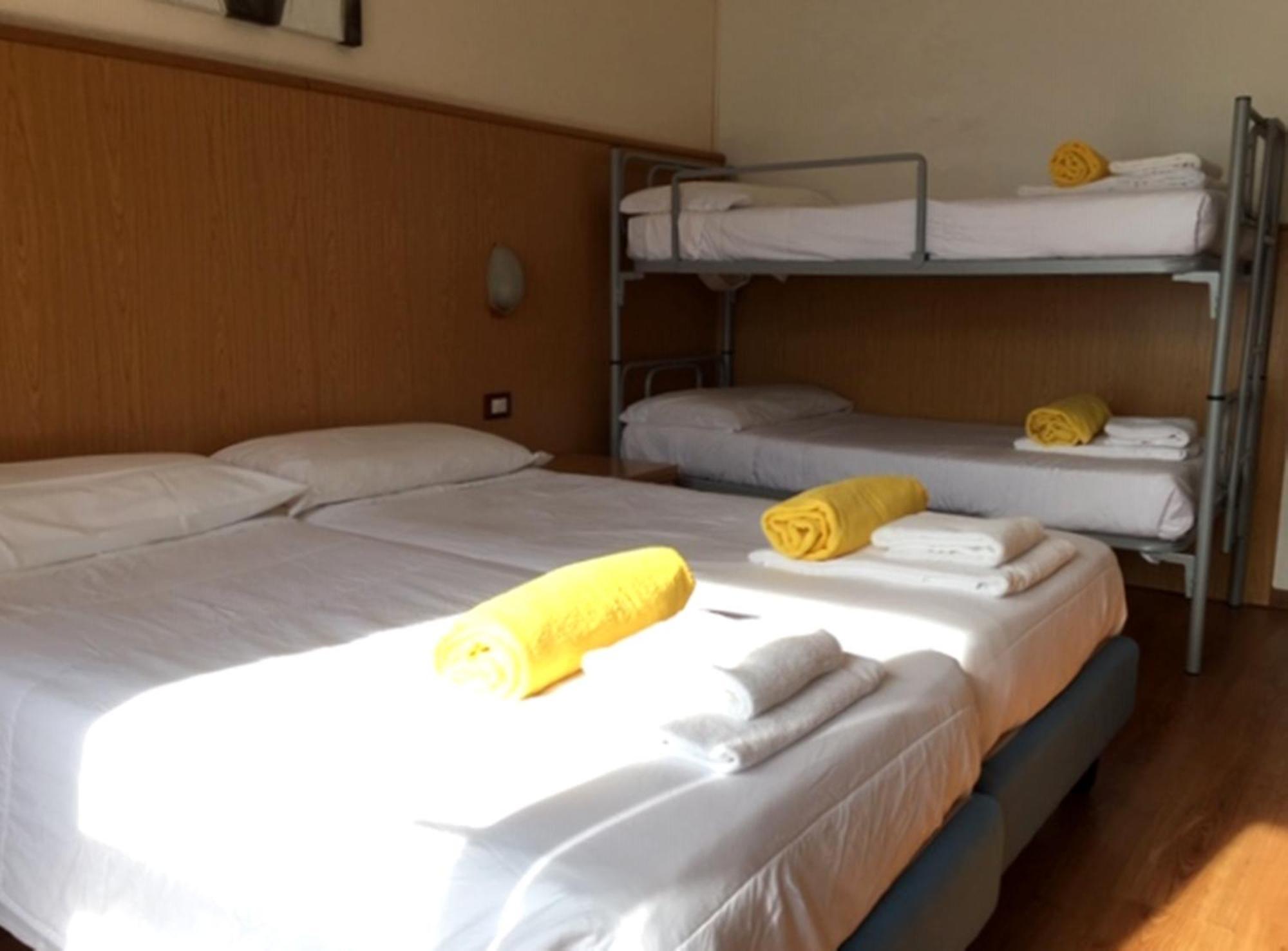 Hotel Castell - Montagnoli Group Лимоне-суль-Гарда Номер фото