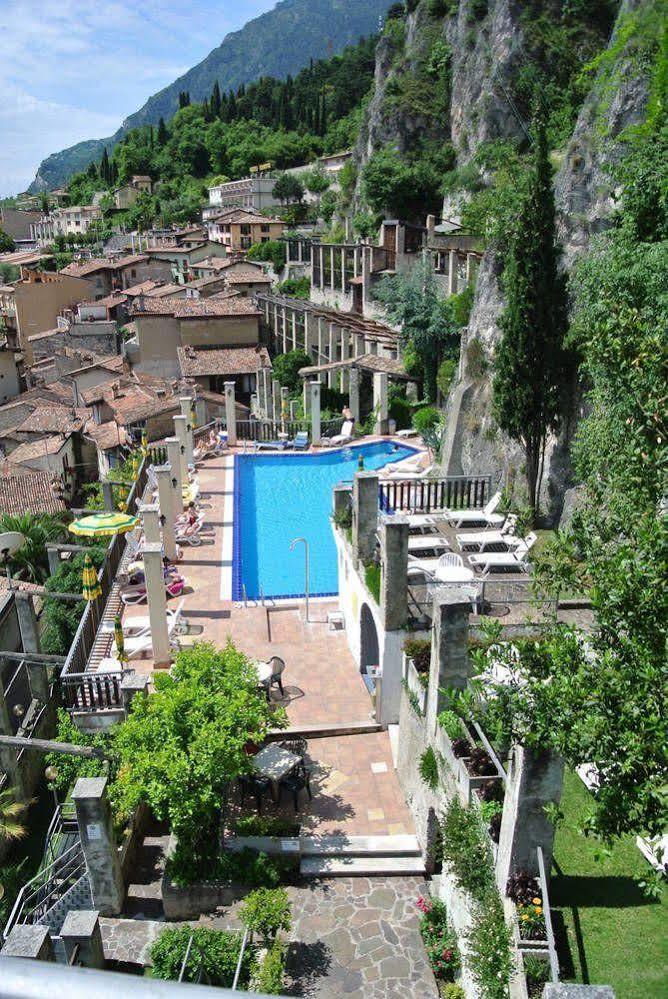 Hotel Castell - Montagnoli Group Лимоне-суль-Гарда Экстерьер фото